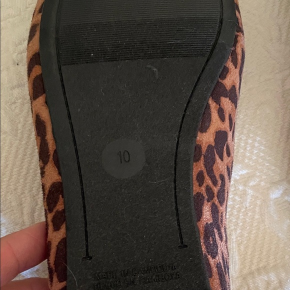 Old Navy Brown Leopard Print Women's Loafers - Picture 2 of 2